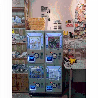 One Stack to and Three Layers Gachapon Machine