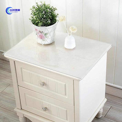 China Factory Thick Clear Plastic Table Cloth Used
