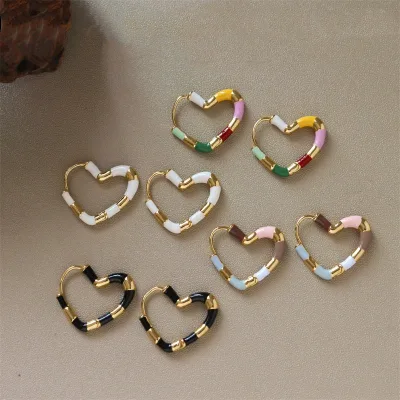 Wholesale Women Vintage Charm Jewelry Colorful Heart Shaped Enamel Brass Hoop Earrings Gold Plated Temperament Accessories Gift