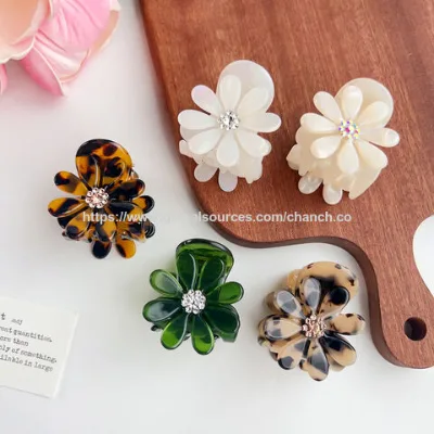 New style daisy flower design hair claws hair ornaments acetate hair claw clip with rhinestone for ladies and girls