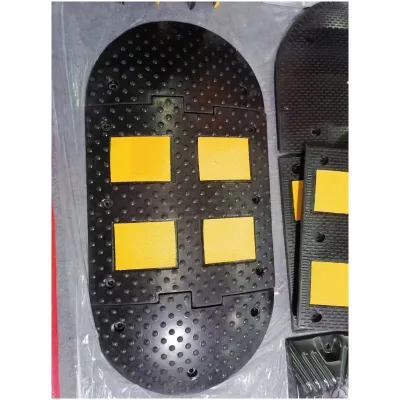Cost-Effective Yellow-Black Rubber Speed Bump/Hump Traffic Safety Road Speed Breaker