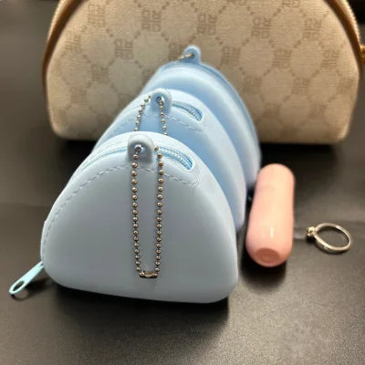 Customized Promotional Triangle-shaped Fashionable Coin Purse with Chain Cute Women Silicone Zippered Change Pouch with LOGO