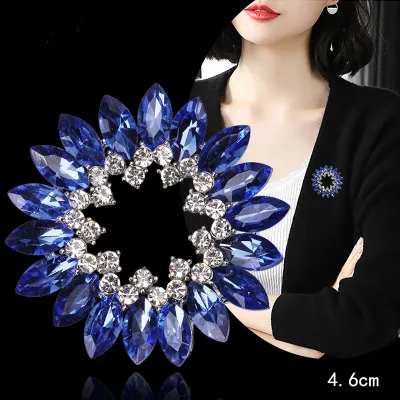 Newly Designed Multi Functional Flower Designed Rhinestone Crystal Luxury Women Brooches
