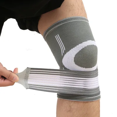 Adult Compression Knee Braces Breathable Adjustable Hook Loop Closure Comprehensive Protection for Weightlifting Fitness
