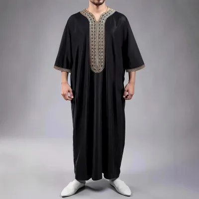 2026 New Middle Eastern Arab Robe with Medium Long Sleeves Embroidery High Quality Polyester Men's Muslim Robe for Four Seasons