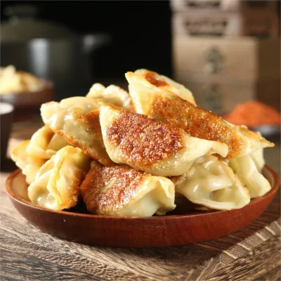 Wholesale Hot Sale Fried Jiaozi Gyoza Steamed Dumplings Halal Frozen Dough Food with Chicken Shrimp Fillings Pan-Cooked Style
