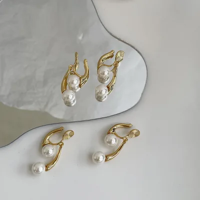 Comfortable 18K Gold Plated Copper Double-Sided Pearl Clip on Earrings No Piercing