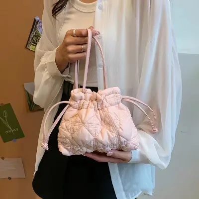 Fashion Pleated Drawstring Bucket Small Shoulder Tote Bag Wholesale New Arrival Lightweight Quilted Puffer Cloud Crossbody Bag