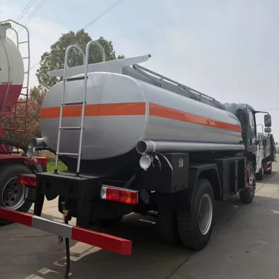 FAW 4x2 10000L Tanker Trucks Are Suitable for Airport Refueling Services and Can Be Used As Heavy-duty Fuel Transport Vehicles.