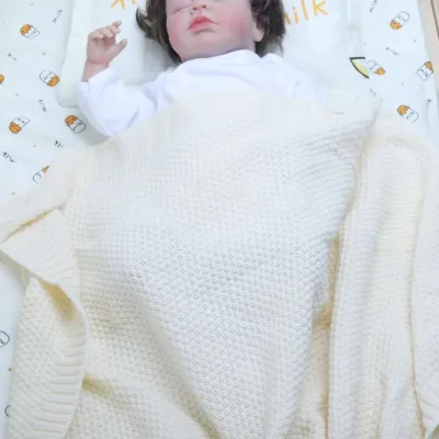 Wholesale Custom Solid Color Knitted Comforter Children's Nap Blanket for Baby's Bedding Sofa & Air Conditioning Use