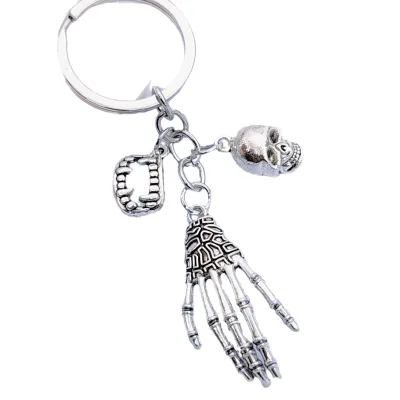 Antique Silver Plated Horror Metal Keychain Vintage Witch Pendant with Scary Claws Custom Logo Halloween Gift