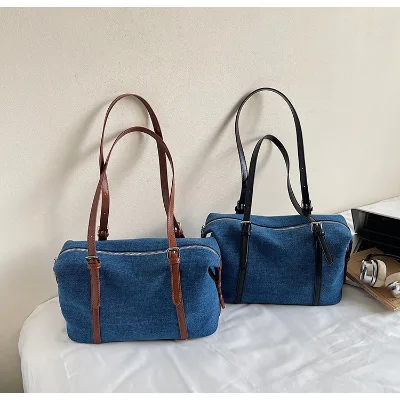 Denim Durable Lightweight Luxury Casual One Shoulder Armpit Bag with Zipper Closure for Commuting Pillow Bag