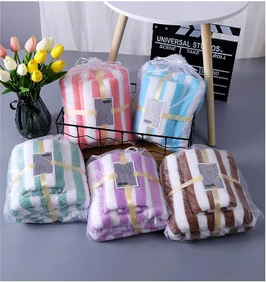 High Quality Cheap Price Thickened Coral Fleece Christmas Towel Gift Set Wholesale Custom Bathroom Towel Set