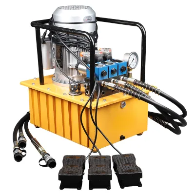 The three-position hydraulic pump simultaneously outputs the working ultra-high pressure station with a power of 1.5KW- a 70MPa