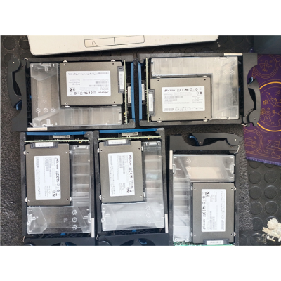 EMC VMAX 400GB SSD 3.5 SATA DISK HARD DISK DRIVE