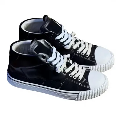 Stock European-market Mens Shoes Solid Color Trendy Sneakers Stylish British-inspired Casual Canvas Upper Natural Rubber