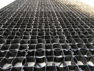 HDPE Geocell for Horse Paddock, Driveway Ground Stabilization, Gravel Pavement, Erosion Control & Outdoor Greening