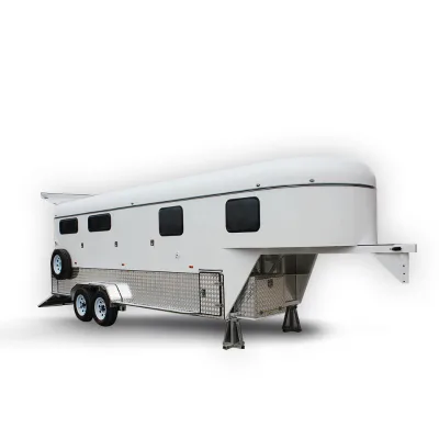 Square Front 2 Horse Angle GN with Deluxe Living Area