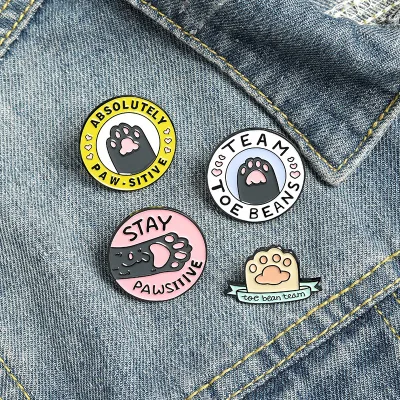 Cartoon Cat Claw Brooch Backpack Collar Paint Pin Animal Claw Cute Enamel Black Cat Badge for Student School Bag Clothes Decor