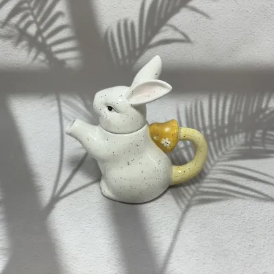 Wholesale White Ceramic Stoneware Modern European Rabbit Design Teapot Customizable Size Hot Selling Unique Tea Pot for Kitchen