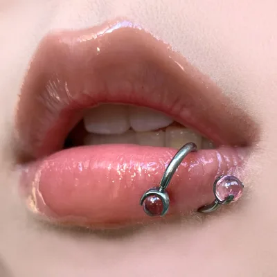 Trendy Multi-Color Beaded S-Shaped New Titanium Steel Internal Thread Labret Stud S-Ring Niche Edgy Women Piercing Jewelry Gift