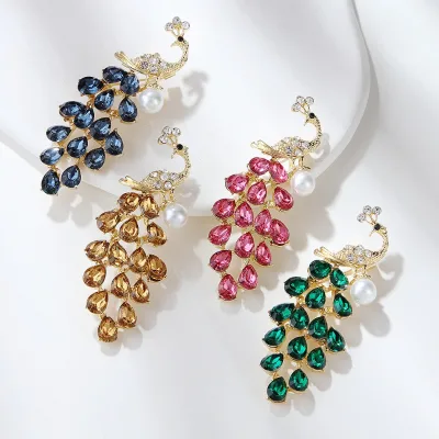 Popular Animal Peacock/Peafowl Brooch for Party Garment Shine Rhinestone Brooch Pin Women Accessories Brooches