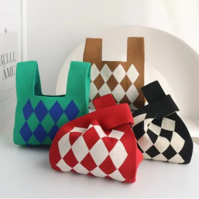 2025 New Design Customized Portable Rabbit Pattern Knit Crochet Ladies Handbag Hand Woven Wrist Vast Bag