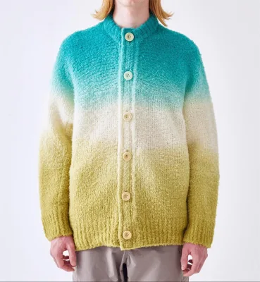 KD Knit Manufacturer Custom Thick Needle Gradient Round Neck Knit Long Sleeve Men Space Dye Yarn Custom Cardigan Button Sweater