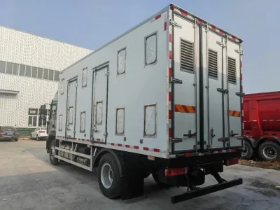 New Heavy Duty Diesel Manual HOWO Truck for Transporting 80,000 Chicken Seedlings
