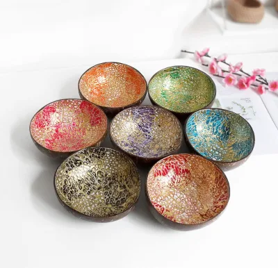 Eco-friendly Colorful Multi-functional Bowl With Handle Coconut Candle Shell Handicraft Coconut Bowls