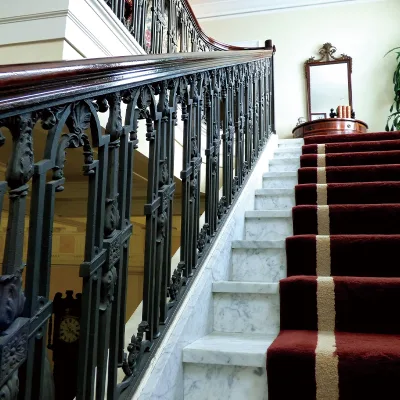 Prima Custom Aluminum Staircase with Wooden Treads and Glass Handrail for Residential Construction Projects