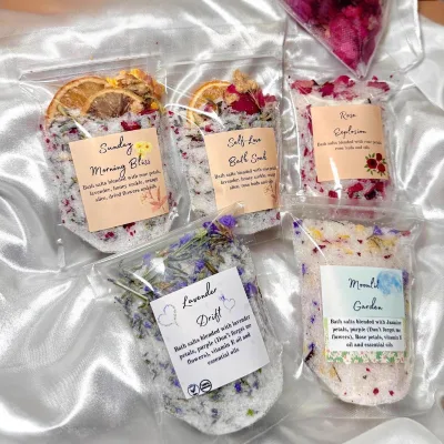 Bagged Aromatherapy Essential Oil Bath Salts Dried Rose Petals Lemon Slices, Long-lasting Fragrance for Relaxing Bath