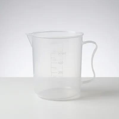 Graduated Plastic Beaker with Handle 500mL Large Capacity Lab Cup