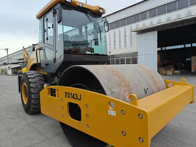 Strong Amplitude Frequency Roller 14 Ton 1.9/0.95mm 33/28Hz Versatile Compaction