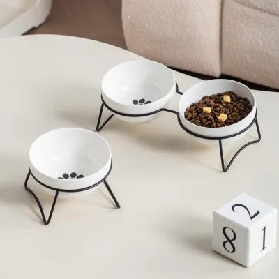 Modern Design Ceramic Pasta Bowl with Cat Paw Fish Bone Holder Spill Prevention Neck Protection Freezer Safe for Dessert Use