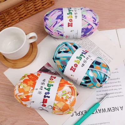 Best-Selling 100% Polyester Hand-Woven Natural Knitting Yarn Gradual Multi-Color Soft Spun Yarn Weaving Dyed Eco-Friendly