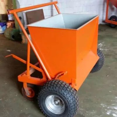 Easy to Operate Artificial Grass Infill Spreader Machine Widely Used Sand and Rubber Filling Machine for Garden