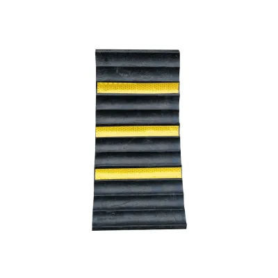 RR09 Heavy Rubber Curb Ramp Wheel Block for Traffic Safety and Parking
