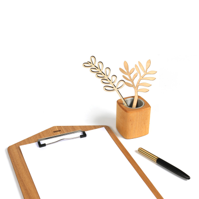 High Quality Wooden Menu Clipboard Versatile Sturdy Board with Clip for Writing Cardboard and Wood Material