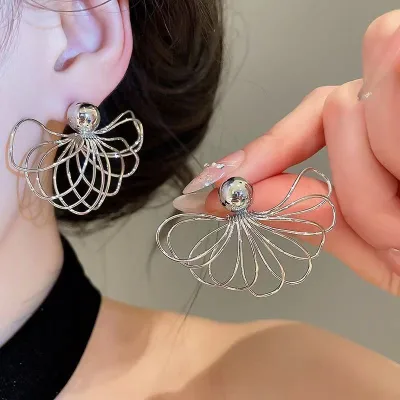 Elegant Hollow Cutout Flower Earrings Dainty Floral Filigree Bloom Dangle Drop Minimalist Boho Vintage Jewelry Daily Wear Gift