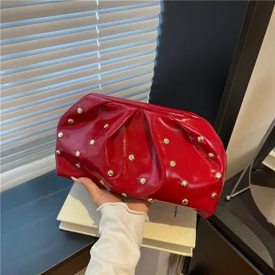 Vintage Pleated Rivet PU Leather Coin Purse Women 2025 Autumn Magnetic Clasp Fashion Cloud Trendy Commuting Clutch Polyester
