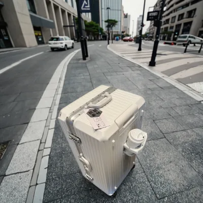 Modern Popular Large Capacity ABS PC Material Luggage Aluminum Frame Waterproof Antibacterial Durable Features Featuring Spinner