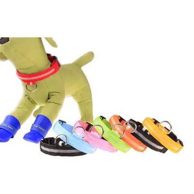 Electronic Pet LED Dog Collar Adjustable Flash Recharge GPS Tracker 4G App Remote Control Reflective Design Plastic Material