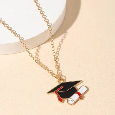 2023 Alloy Pendant Graduation Necklace Funny Enamel Doctor Hat Necklace Jewelry for Teacher Student Gift Fashion