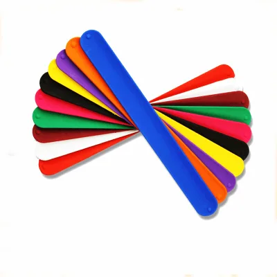 Hot Style Lightweight Bendable Strip Solid Matte Finish Durable Tear Resistant Snap on Slap Wristband for Theme Party Supply