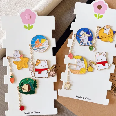 Japanese cartoon animal brooch cute rabbit kitten puppy fun original metal badge male and female student accessories gift
