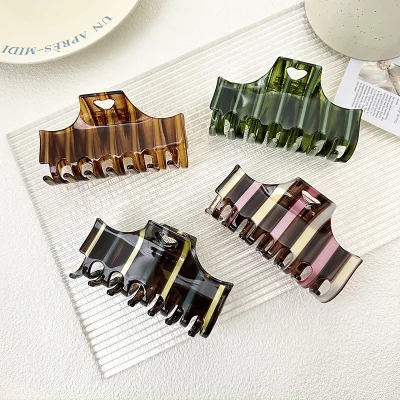 Luxury Acetate Sweet Daily Hair Claw Vintage Heart Shaped Hollow Plaid Design Fashionable Elegant Hair Accessory