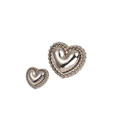 Hand-Stitched Heart-Shaped Dresses With Metal Snap Buttons Sustainable Shank Style Plated Clothing Decorations for Garments