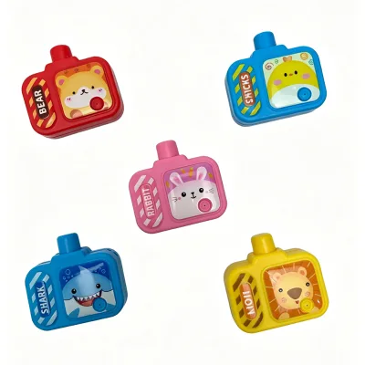 Uv Printing Cute Cartoon Mini Camera Water Gun Toy With Sprinkler Keychain Mini Gift for Children and Fun Summer Game Toy