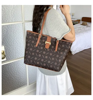 Summer New Korean-style Chic Letter-print Zipper Closure Shoulder Bag Versatile Tote with Large Capacity for Women